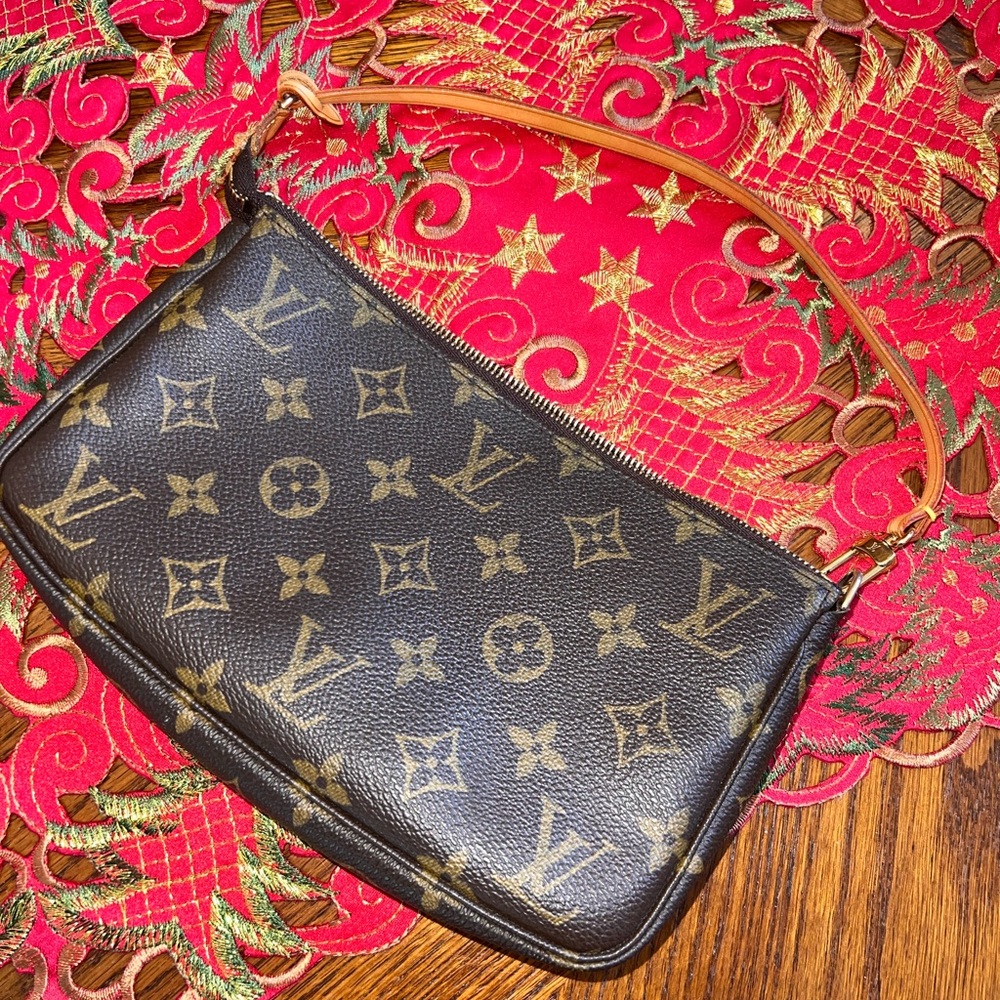 AUTHENTIC VINTAGE Louis Vuitton Pochette Accessory Pouch Brown Leather